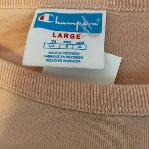 Large Champion cropped Tshirt. Light pink